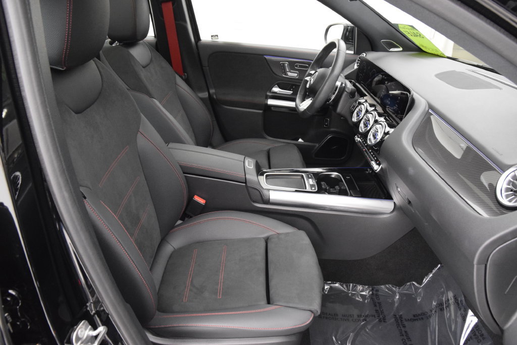 Used 2026 Mercedes-Benz GLA 35 AMG 4MATIC image 15