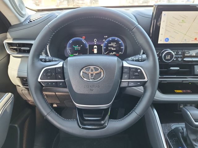 Used 2025 Toyota Highlander Platinum AWD/4WD image 24