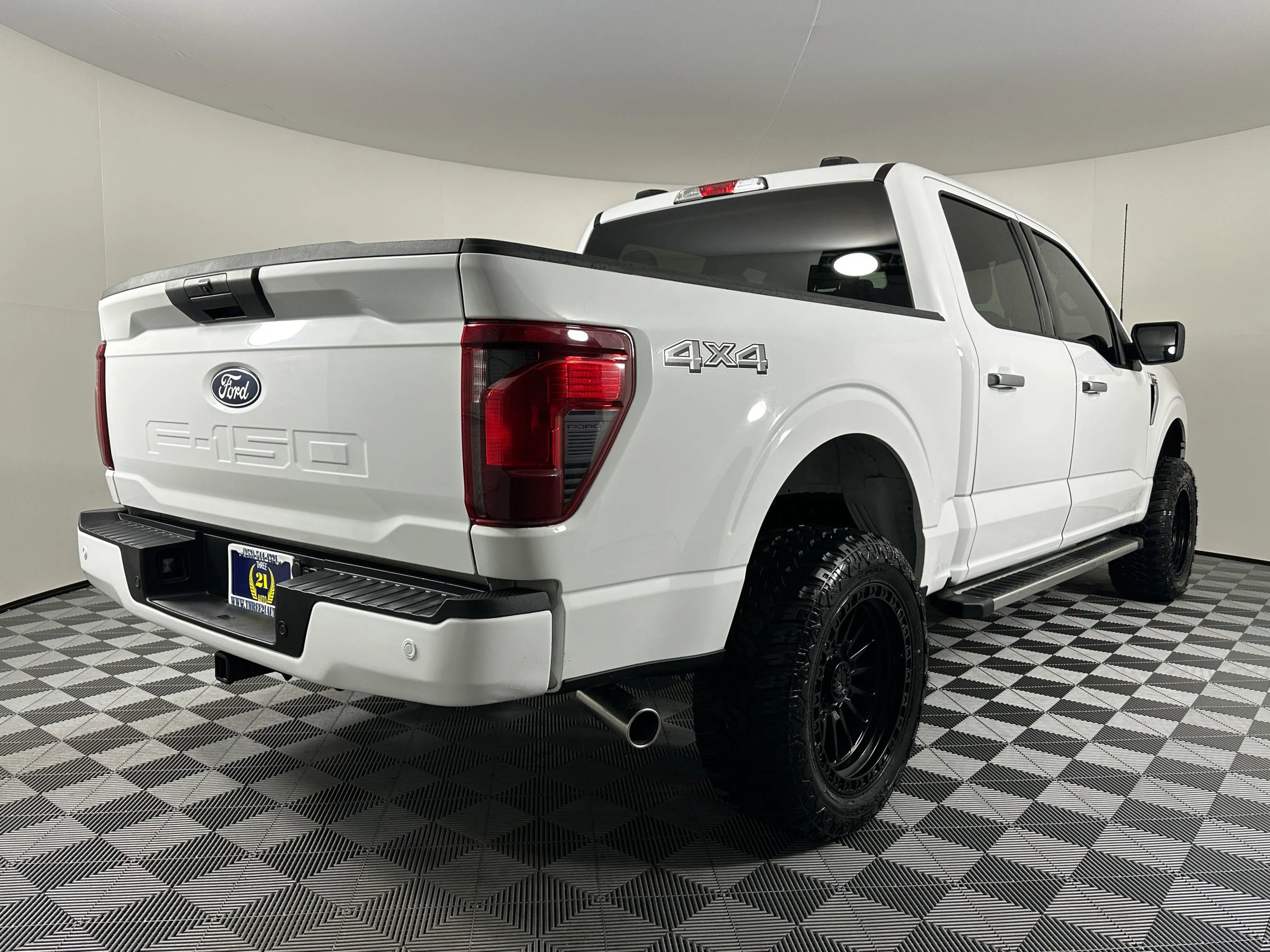 Used 2025 Ford F150 XLT w/ Equipment Group 301A Standard image 9