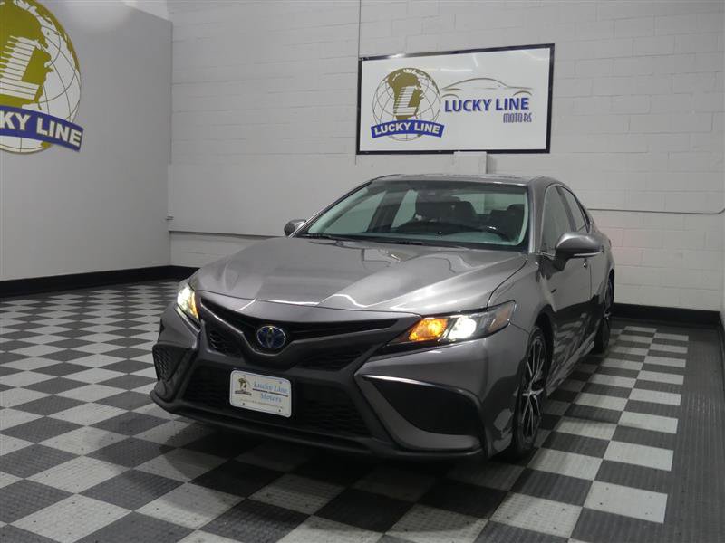 Used 2022 Toyota Camry SE w/ Cold Weather Package FWD image 4
