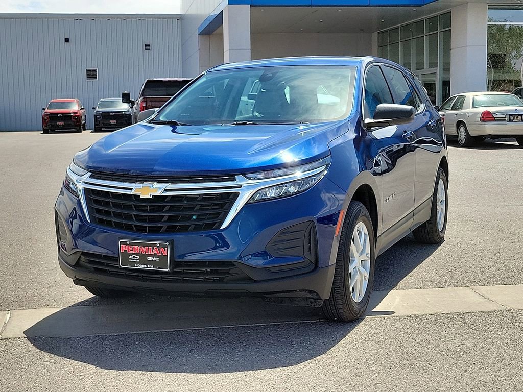 Used 2022 Chevrolet Equinox LS image 4