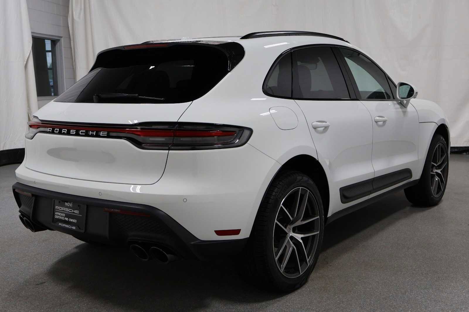 Used 2026 Porsche Macan AWD/4WD image 9