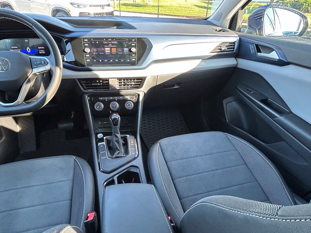 Certified 2023 Volkswagen Taos SE FWD image 11