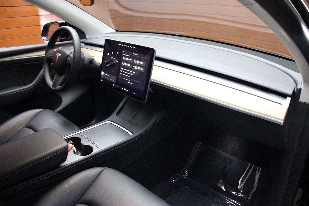 Used 2023 Tesla Model Y Performance image 21