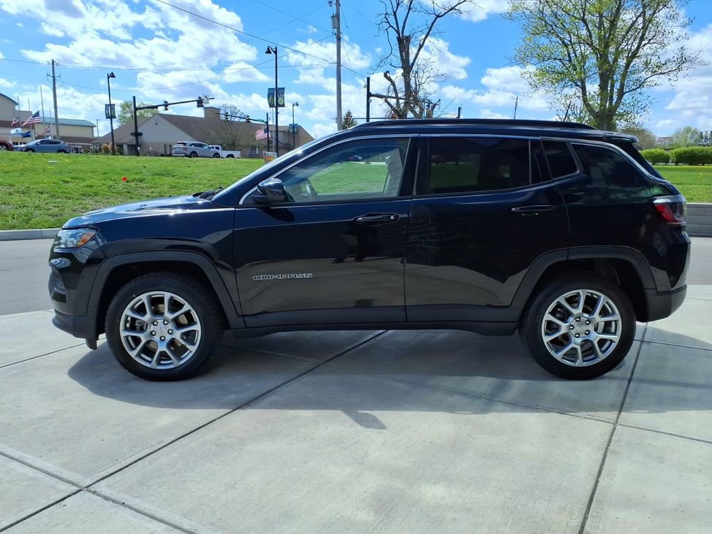 Used 2022 Jeep Compass Latitude w/ Sun and Sound Group image 4