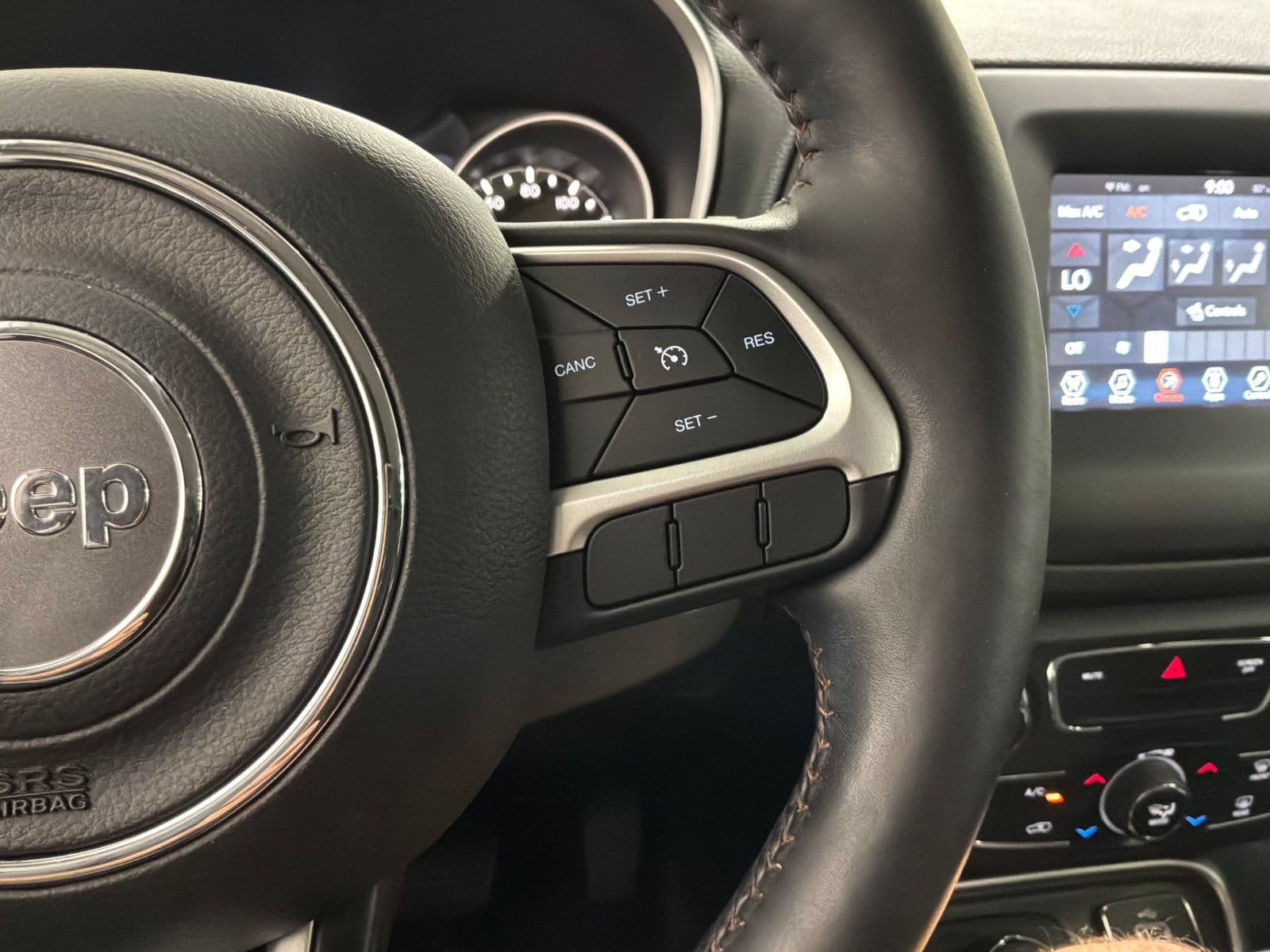 Used 2018 Jeep Compass Latitude w/ Popular Equipment Group AWD/4WD image 20