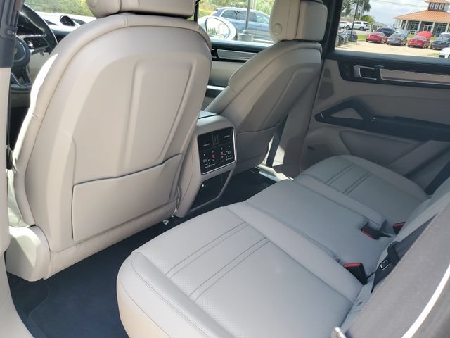 Used 2022 Porsche Cayenne Platinum Edition AWD/4WD image 36