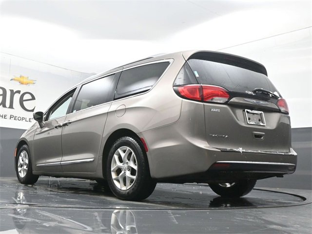 Used 2018 Chrysler Pacifica Touring-L Plus w/ Tire & Wheel Group image 5