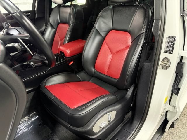 Used 2023 Porsche Macan AWD/4WD image 21