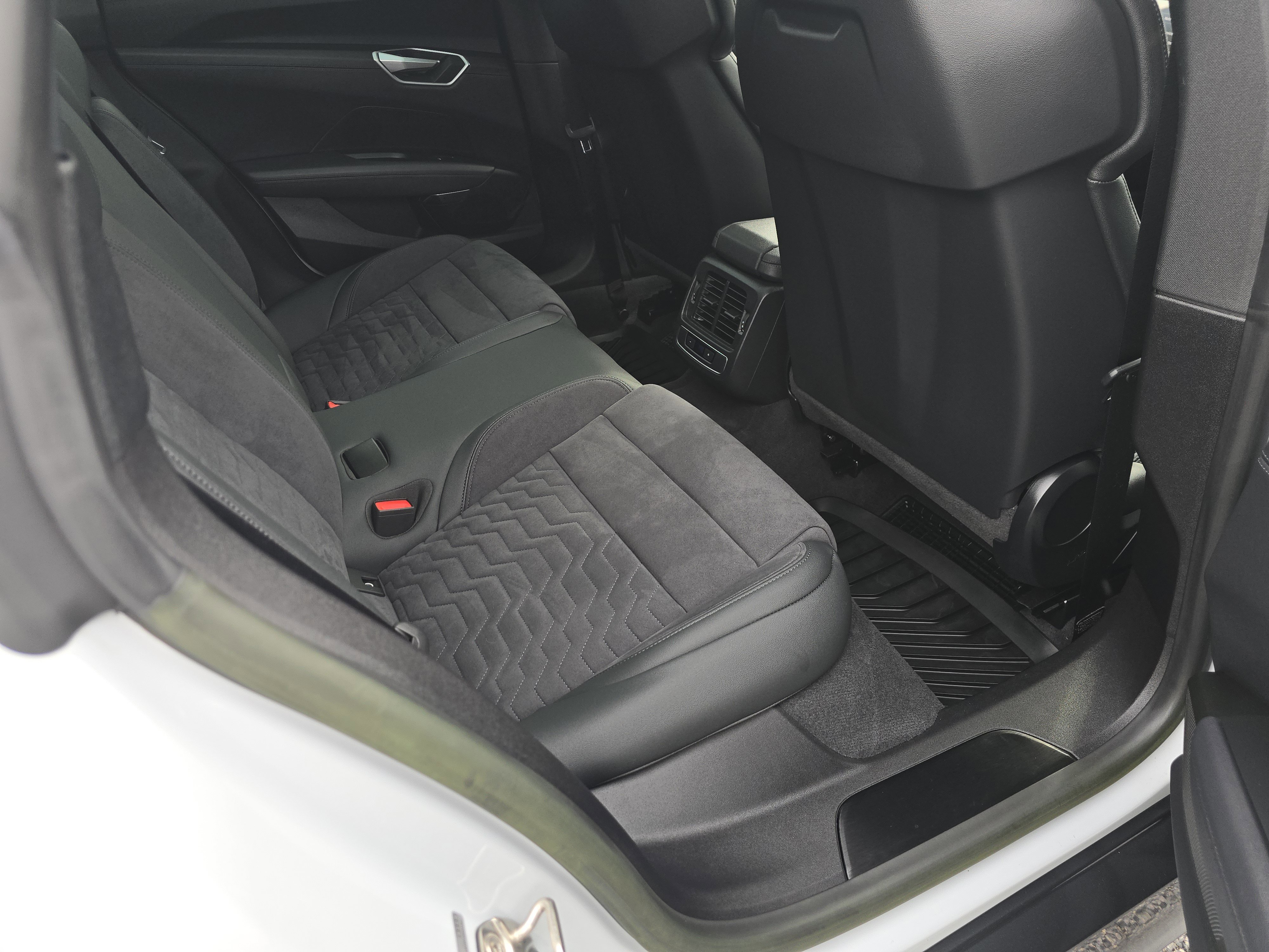 Certified 2023 Audi e-tron GT Premium Plus image 18