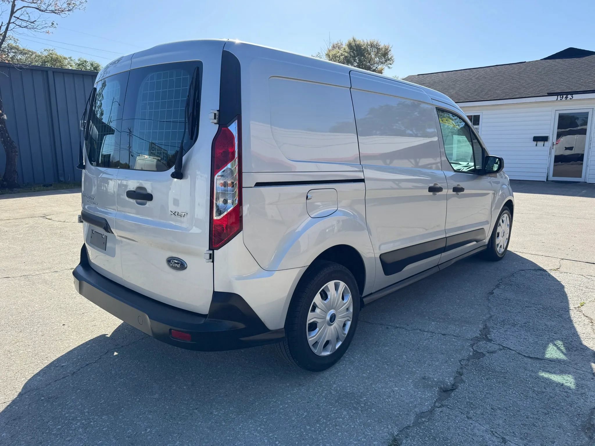 Used 2023 Ford Transit Connect XLT FWD image 9