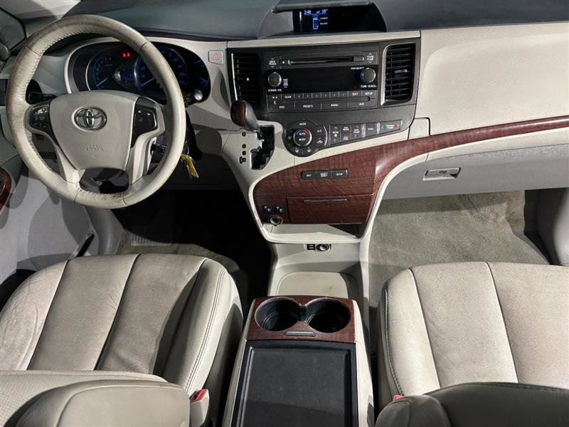 Used 2012 Toyota Sienna XLE image 8