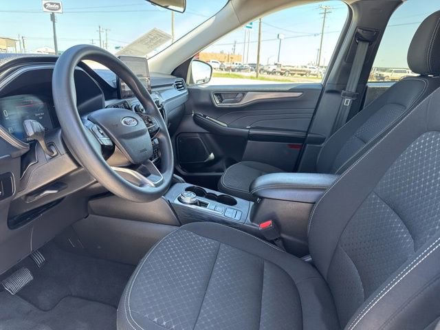 Used 2025 Ford Escape Active AWD/4WD image 2