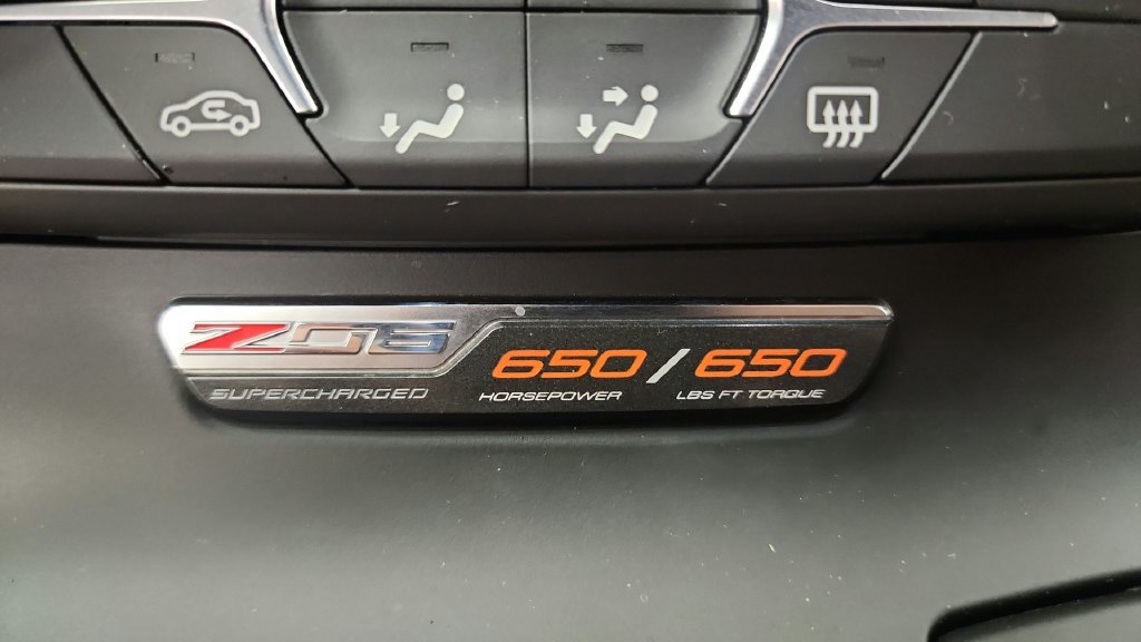 Used 2015 Chevrolet Corvette Z06 w/ Chrome Badge Package RWD image 46