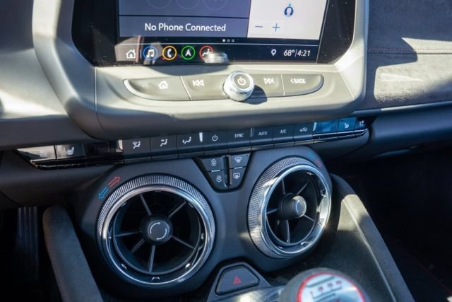 Used 2019 Chevrolet Camaro ZL1 RWD image 19