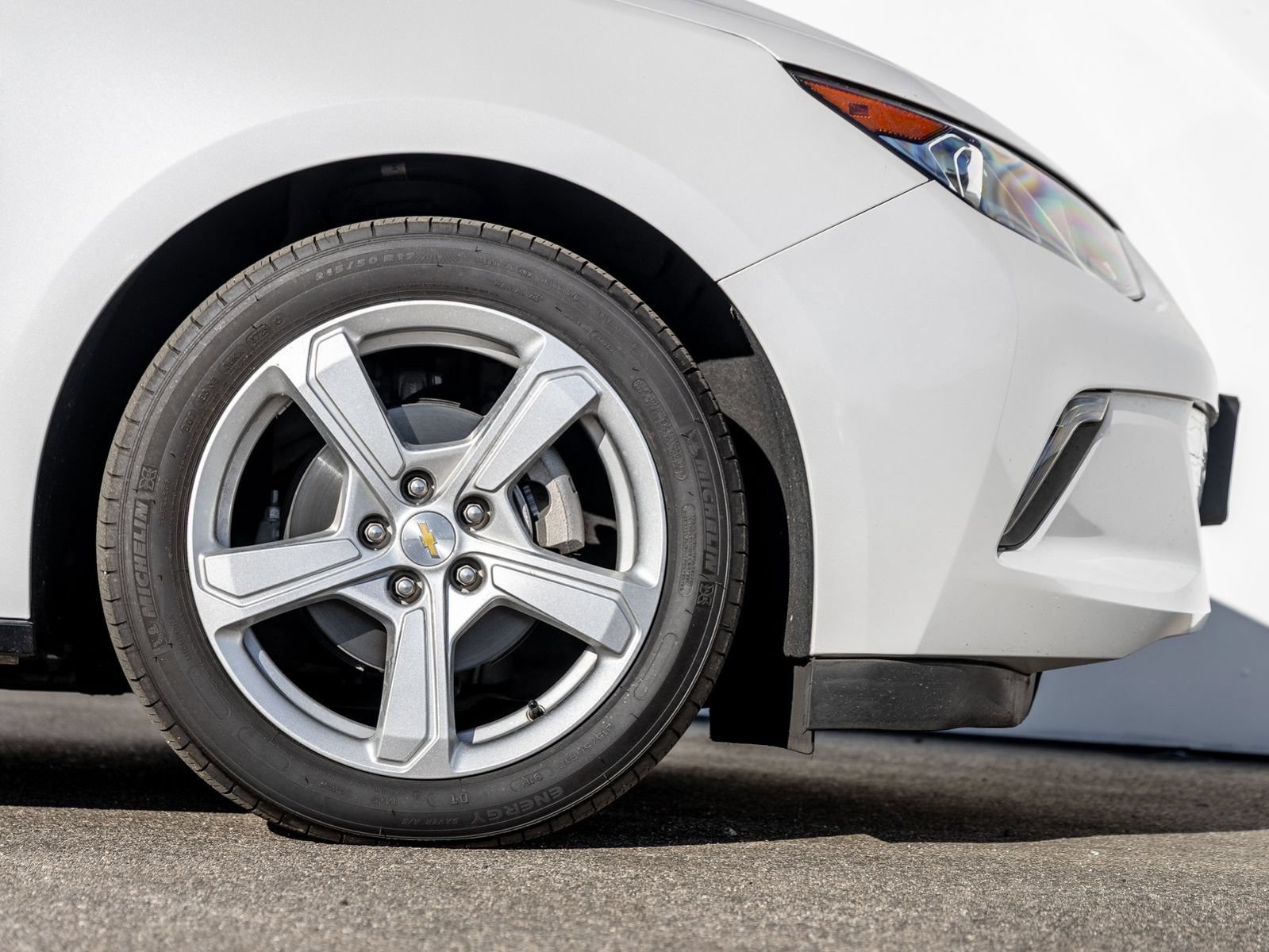 Used 2018 Chevrolet Volt LT FWD image 15