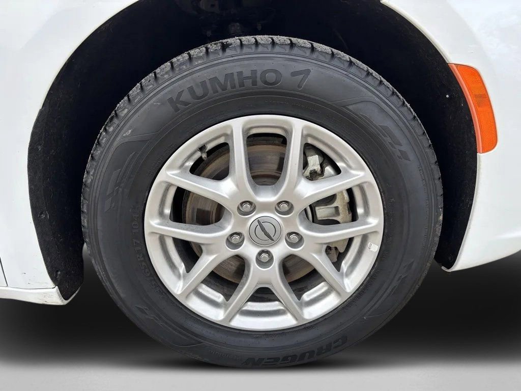 Used 2024 Chrysler Pacifica Touring-L image 10