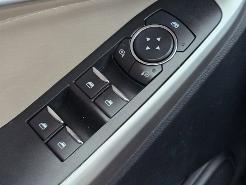 Used 2022 Ford Explorer XLT w/ Equipment Group 202A image 14