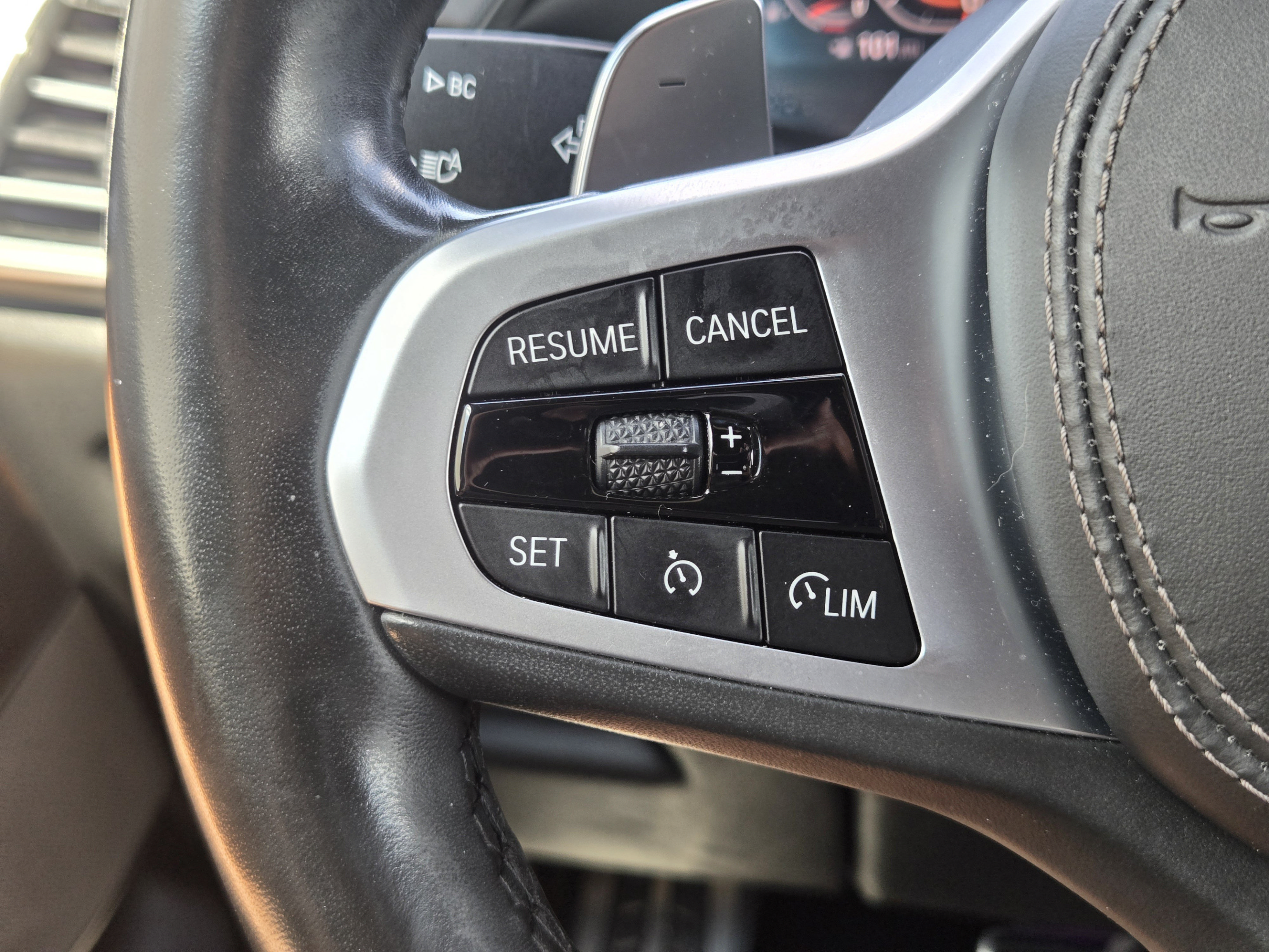 Used 2019 BMW X5 xDrive40i w/ M Sport Package AWD/4WD image 22