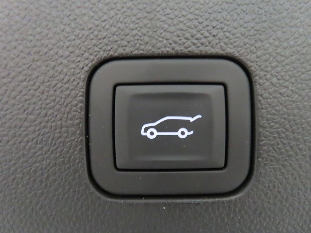 Used 2025 GMC Yukon Denali w/ Denali Reserve Package image 40