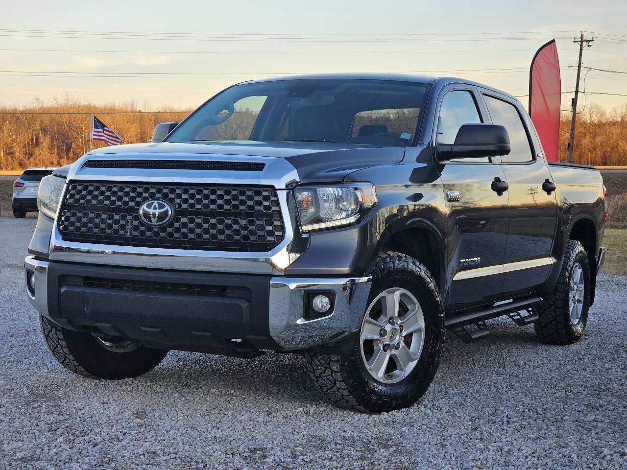 Used 2020 Toyota Tundra SR5 w/ SR5 Convenience Package image 2