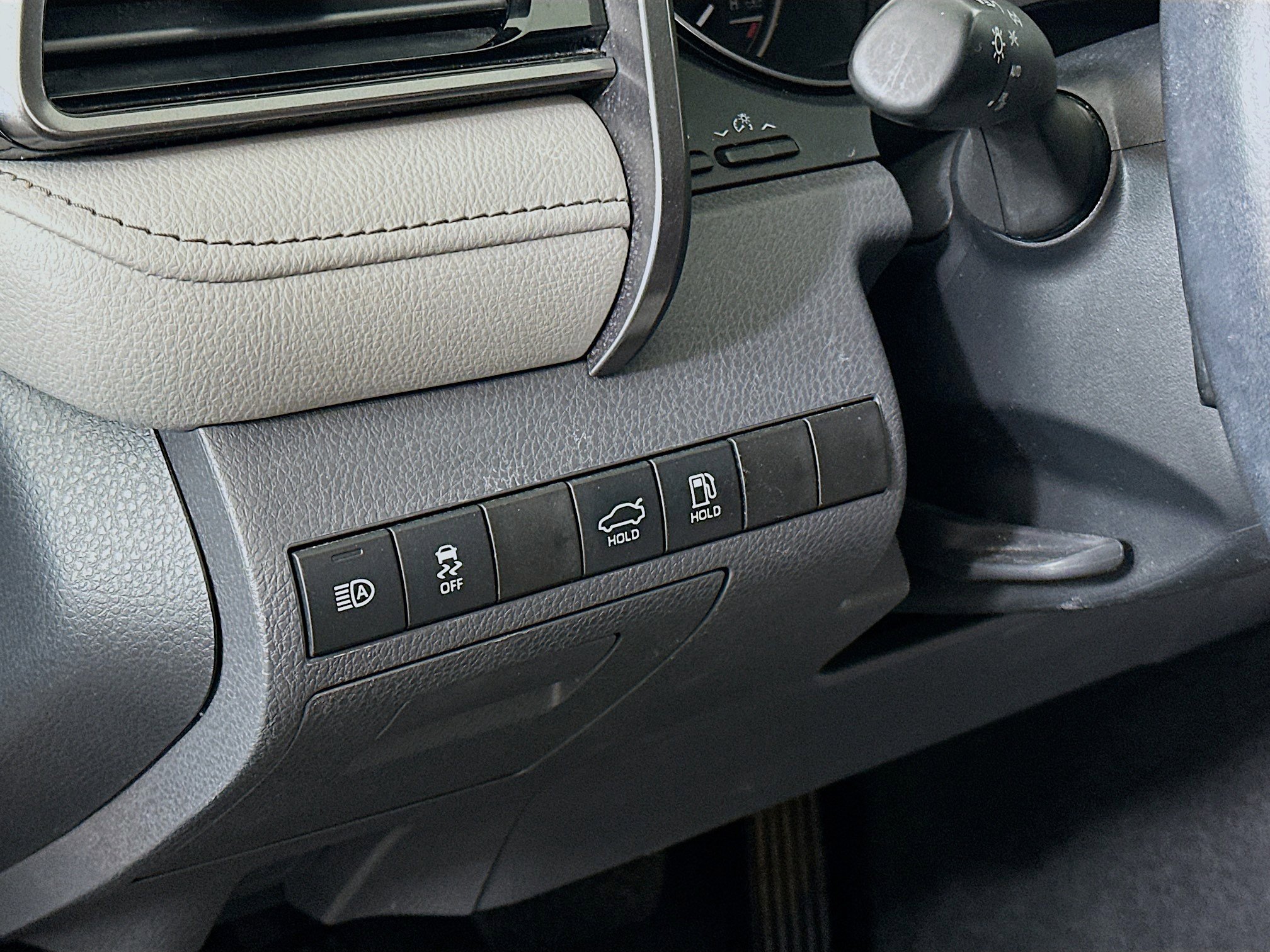 Used 2023 Toyota Camry SE image 16