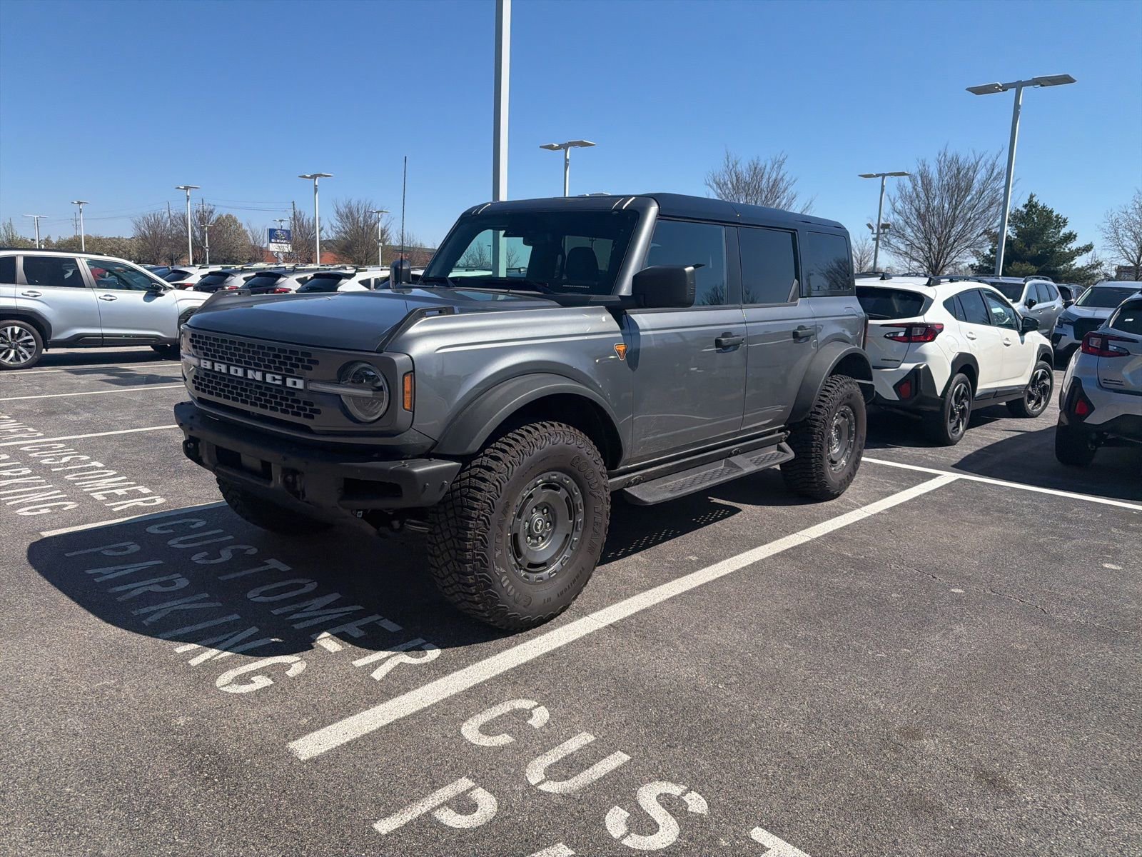 Used 2024 Ford Bronco Badlands image 2