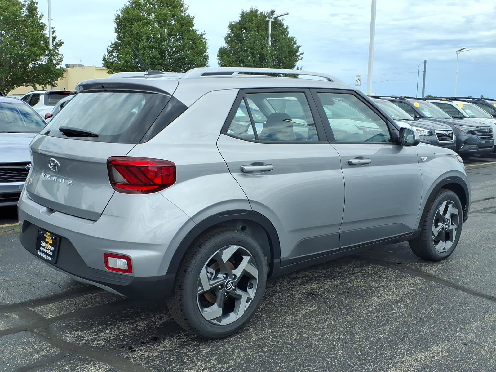 New 2026 Hyundai Venue SEL FWD image 9