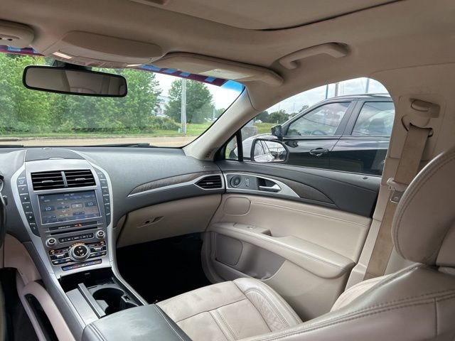 Used 2019 Lincoln MKZ Reserve FWD image 37