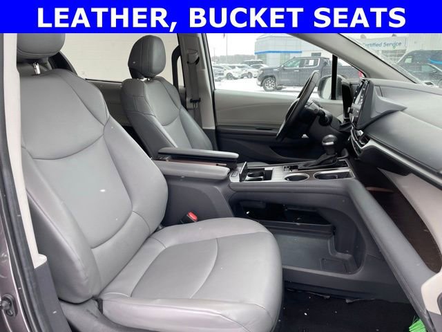 Used 2024 Toyota Sienna XLE image 29