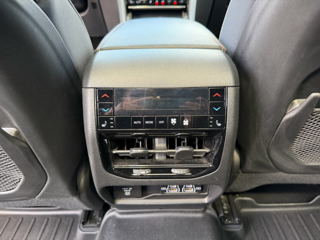 Used 2023 Jeep Grand Cherokee Summit w/ Adv Protech Group IV AWD/4WD image 21