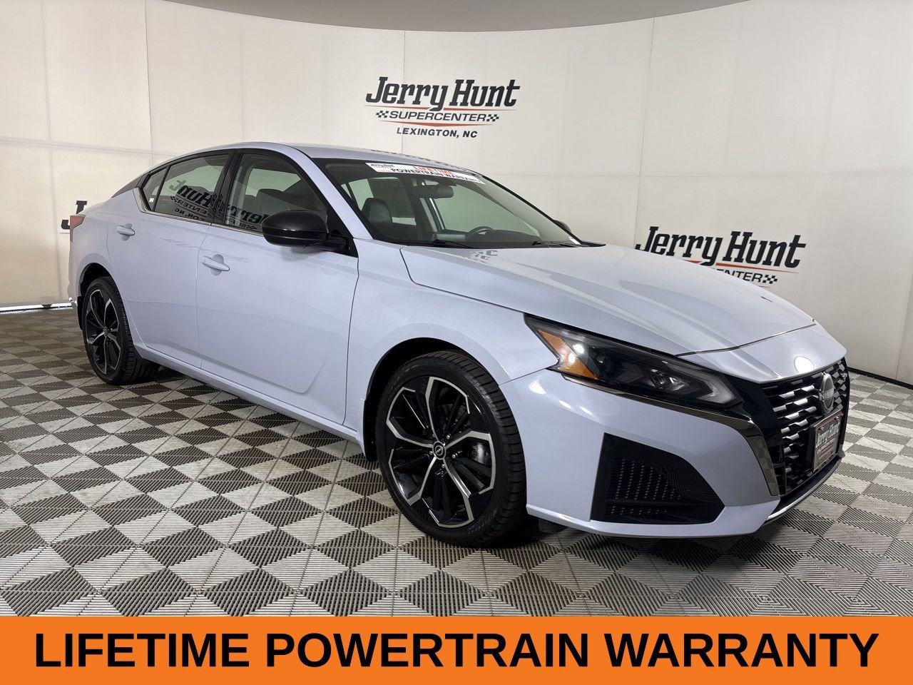 Used 2024 Nissan Altima 2.5 SR AWD/4WD image 4
