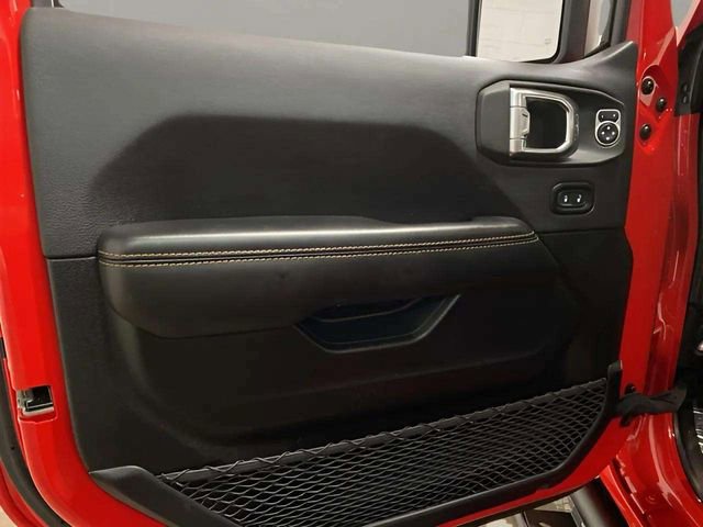 Used 2025 Jeep Wrangler Unlimited Sahara w/ Safety Group image 91