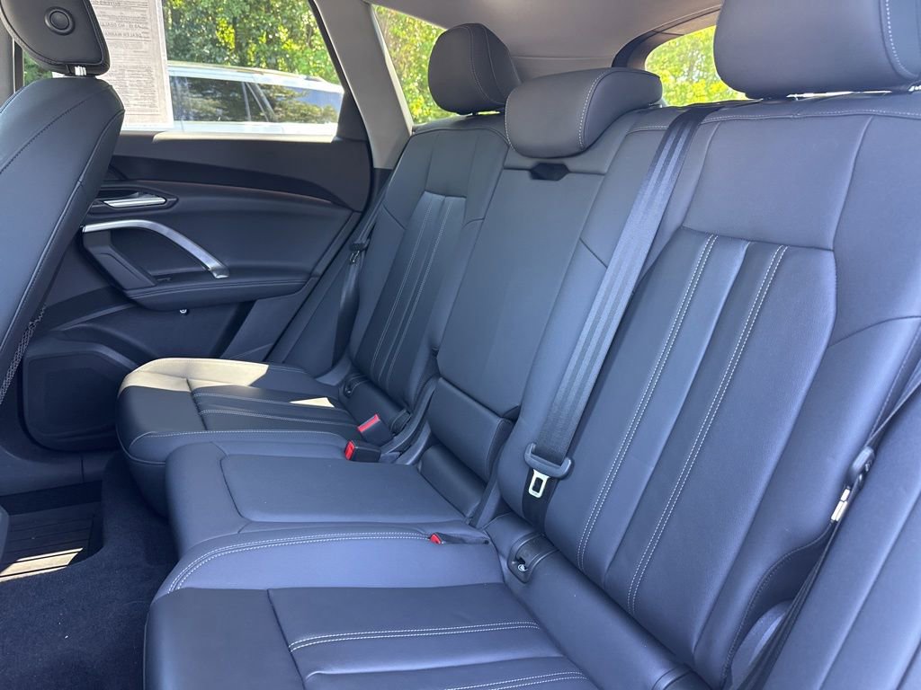 Used 2025 Audi Q5 Premium Plus w/ Premium Plus AWD/4WD image 17