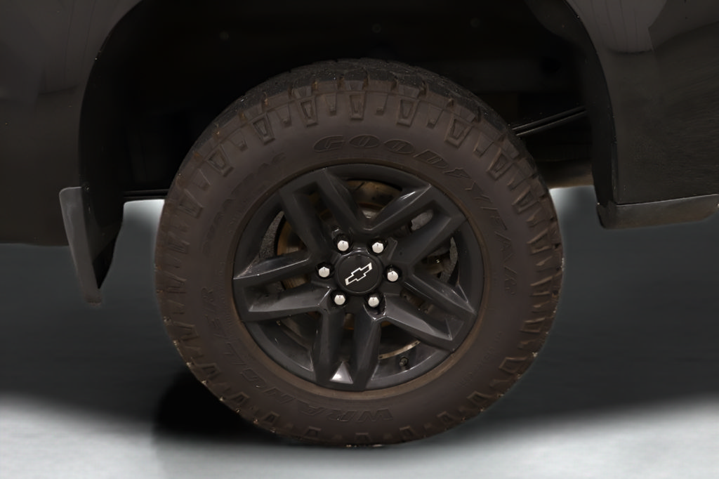 Used 2019 Chevrolet Silverado 1500 LT Trail Boss AWD/4WD image 34