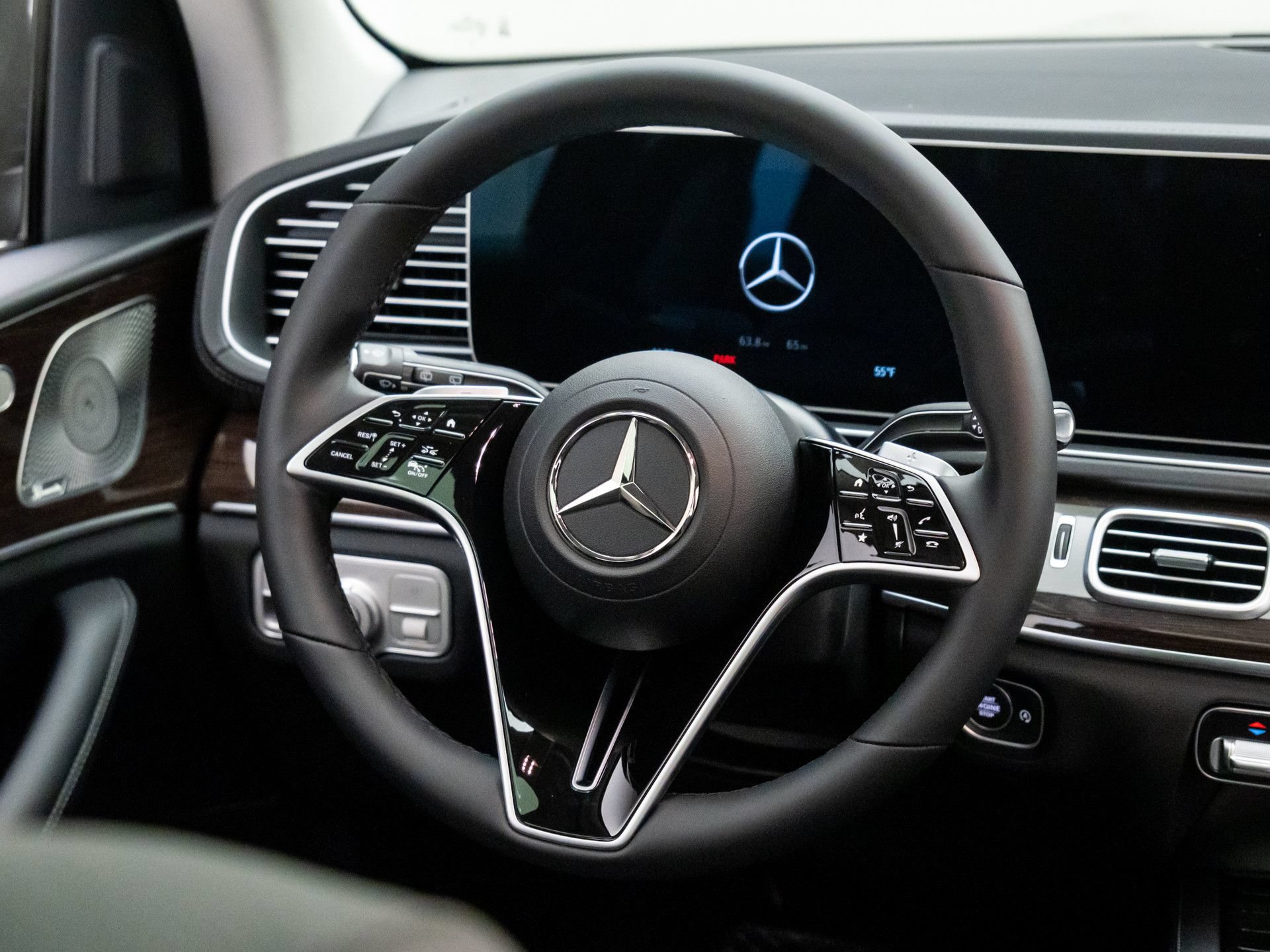 New 2026 Mercedes-Benz GLS 450 4MATIC image 10