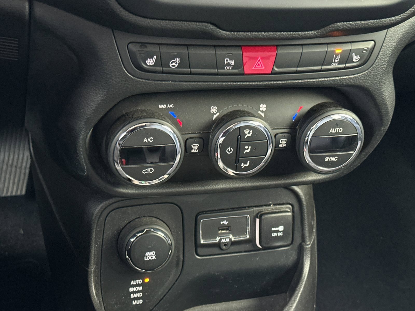 Used 2017 Jeep Renegade Limited image 19