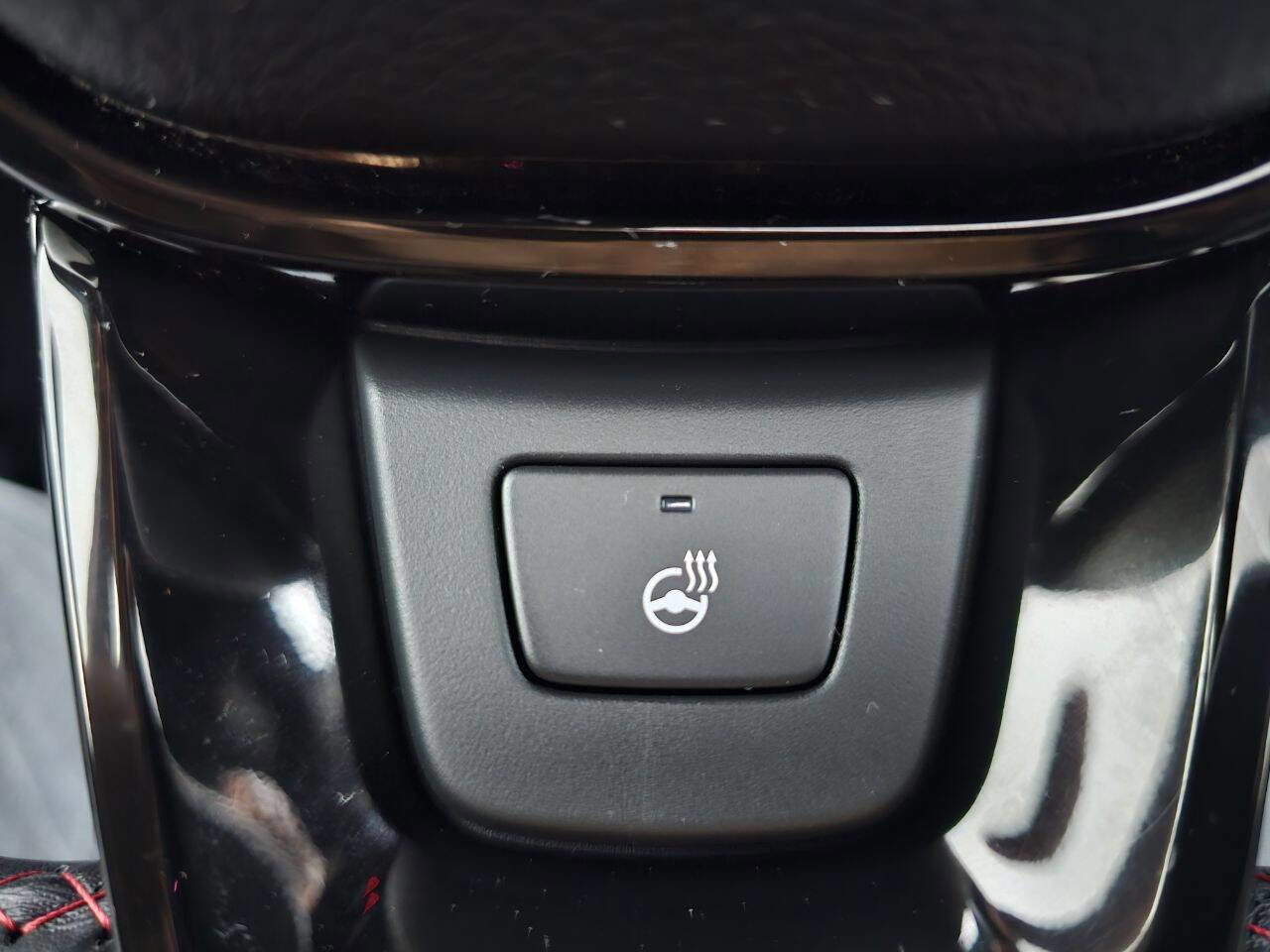 Used 2025 Honda Pilot Black Edition image 38