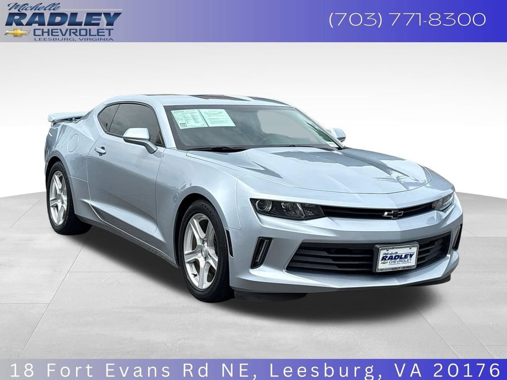 Used 2018 Chevrolet Camaro LT w/ Technology Package RWD image 8