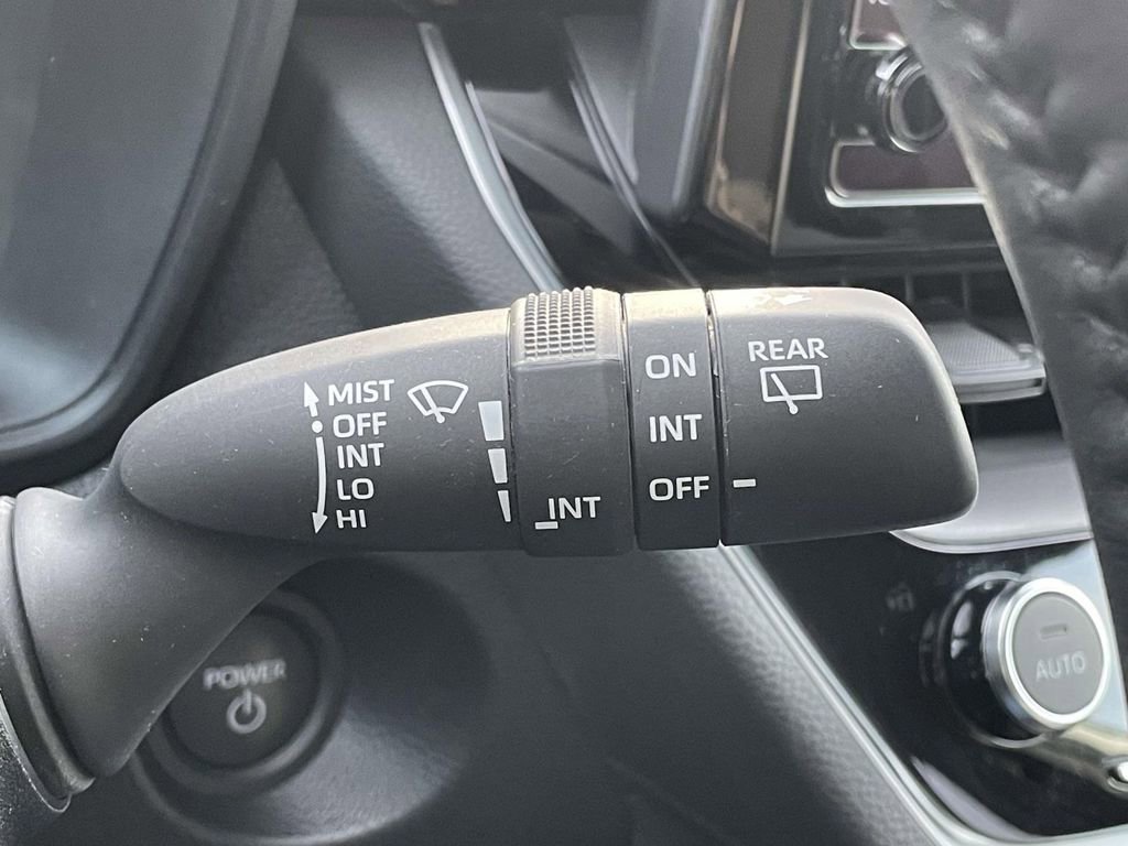 Used 2024 Toyota Corolla Cross SE image 13