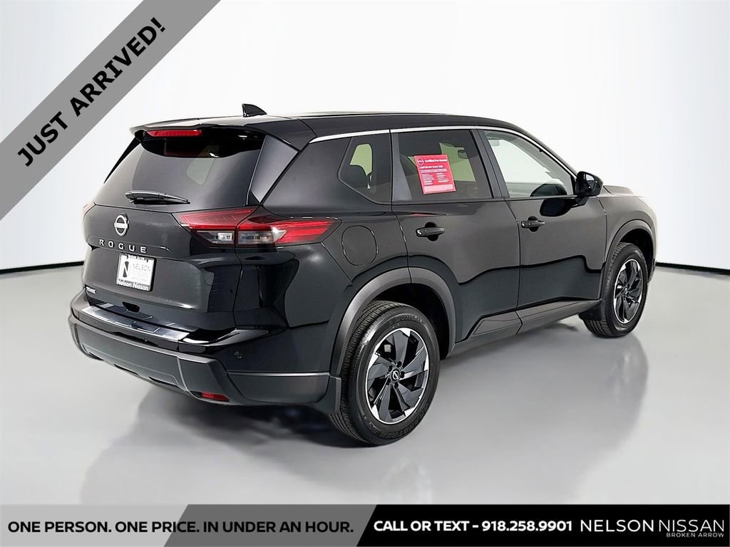 Certified 2025 Nissan Rogue SV image 5