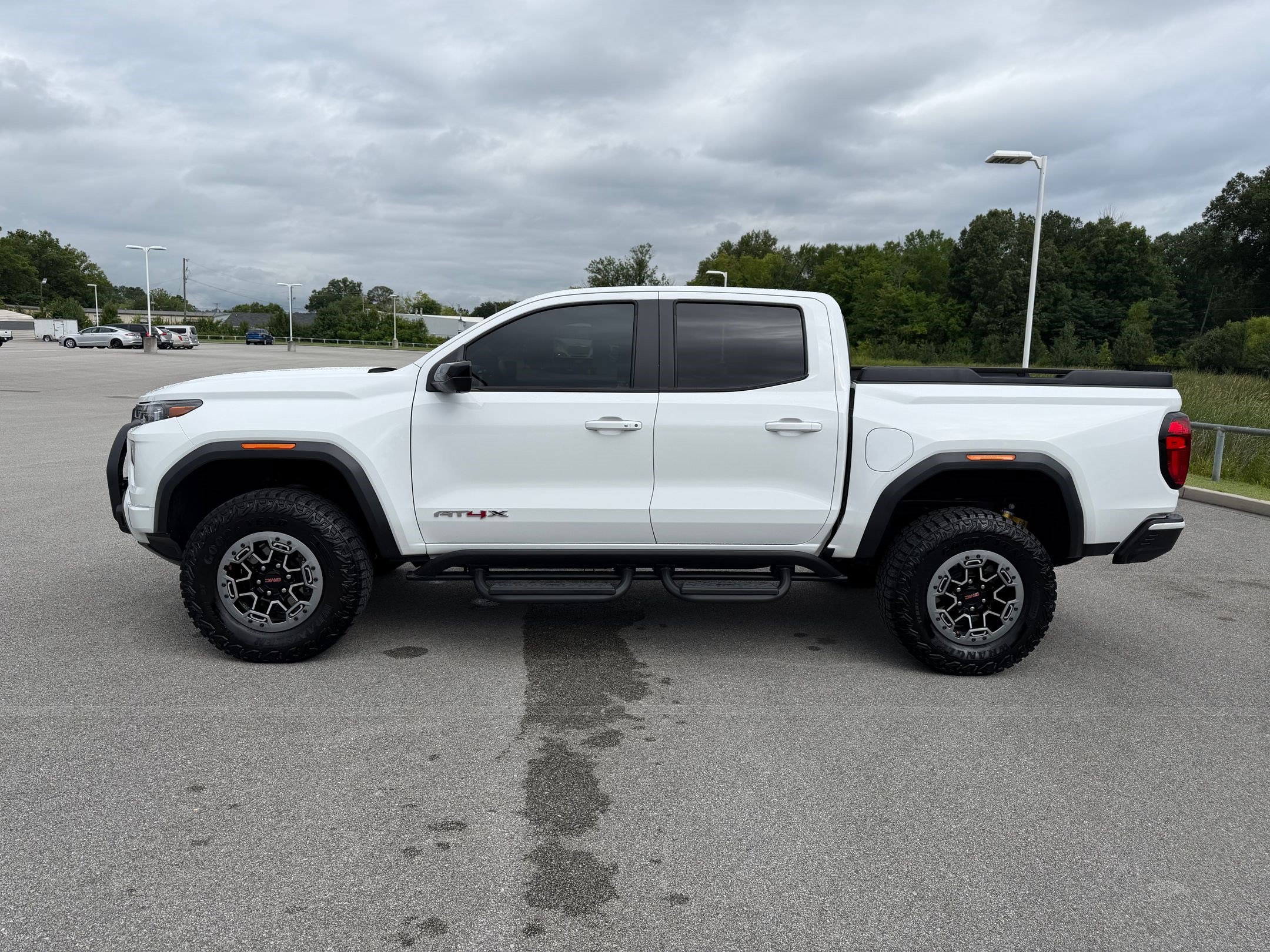 Used 2023 GMC Canyon AT4X w/ Edition 1 AWD/4WD image 2