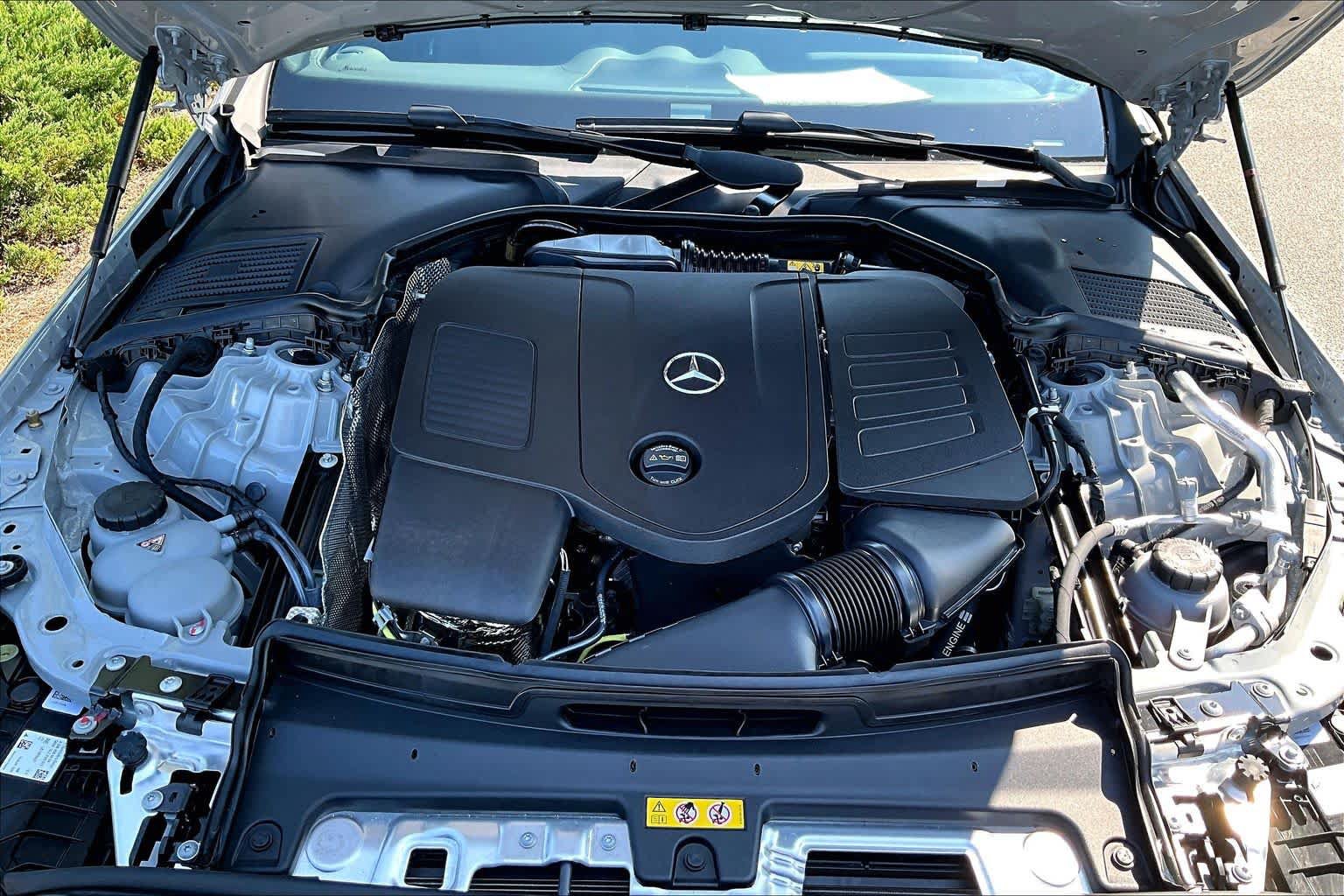 Used 2025 Mercedes-Benz C 300 4MATIC Sedan image 32