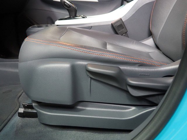 Used 2021 Chevrolet Bolt Premier w/ Infotainment Package FWD image 60