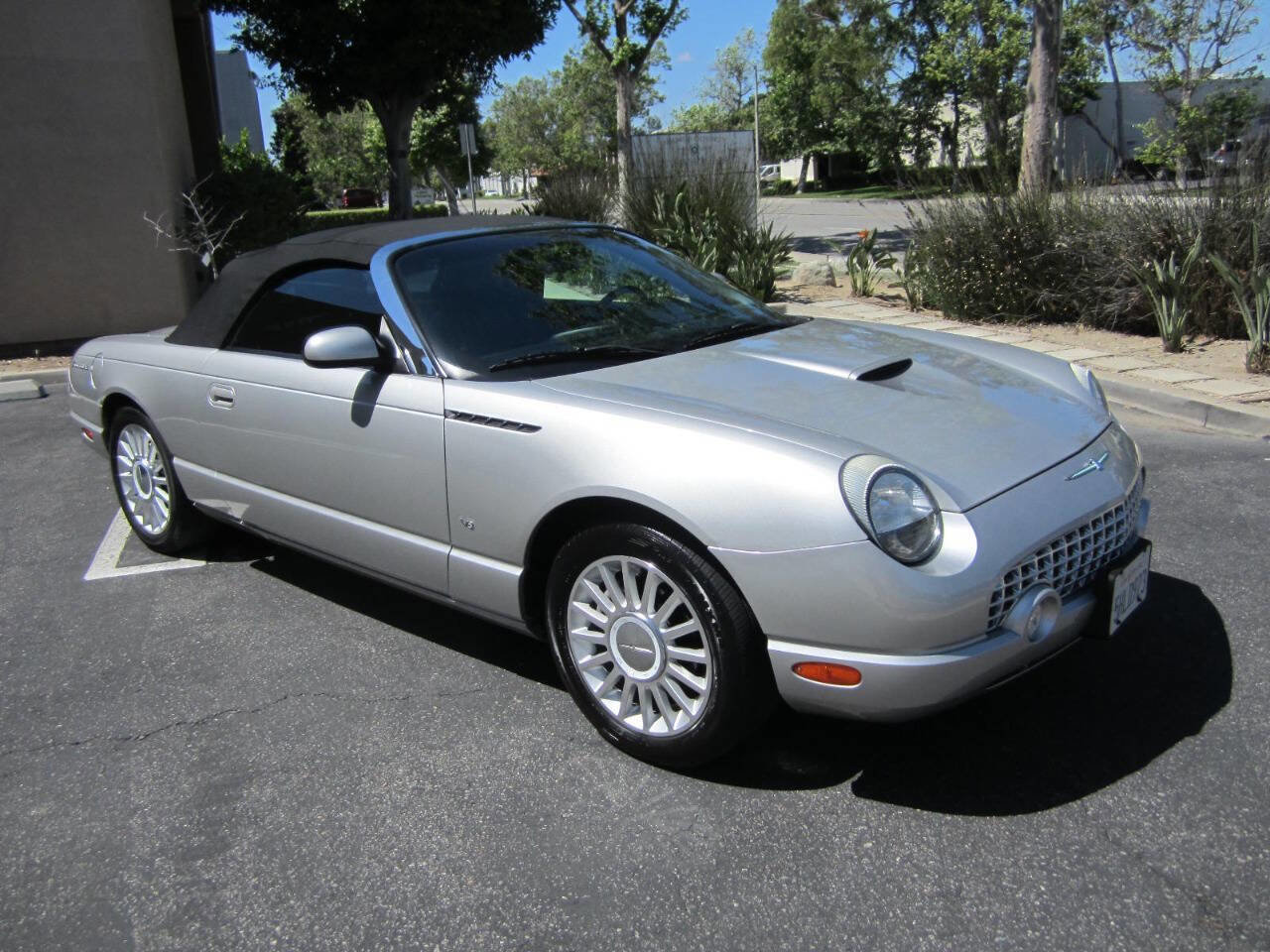 Used 2004 Ford Thunderbird Deluxe RWD image 18