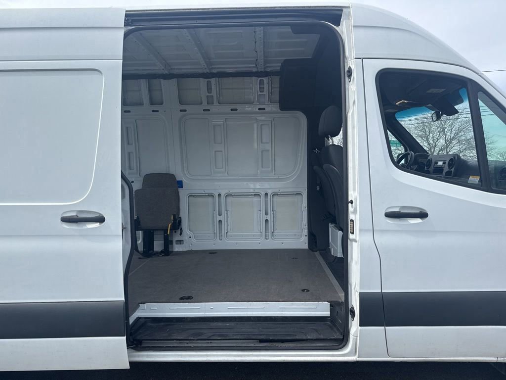 Used 2019 Mercedes-Benz Sprinter 170 image 9