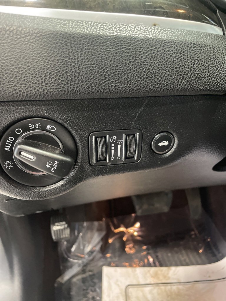 Used 2017 Chrysler 300 C image 24