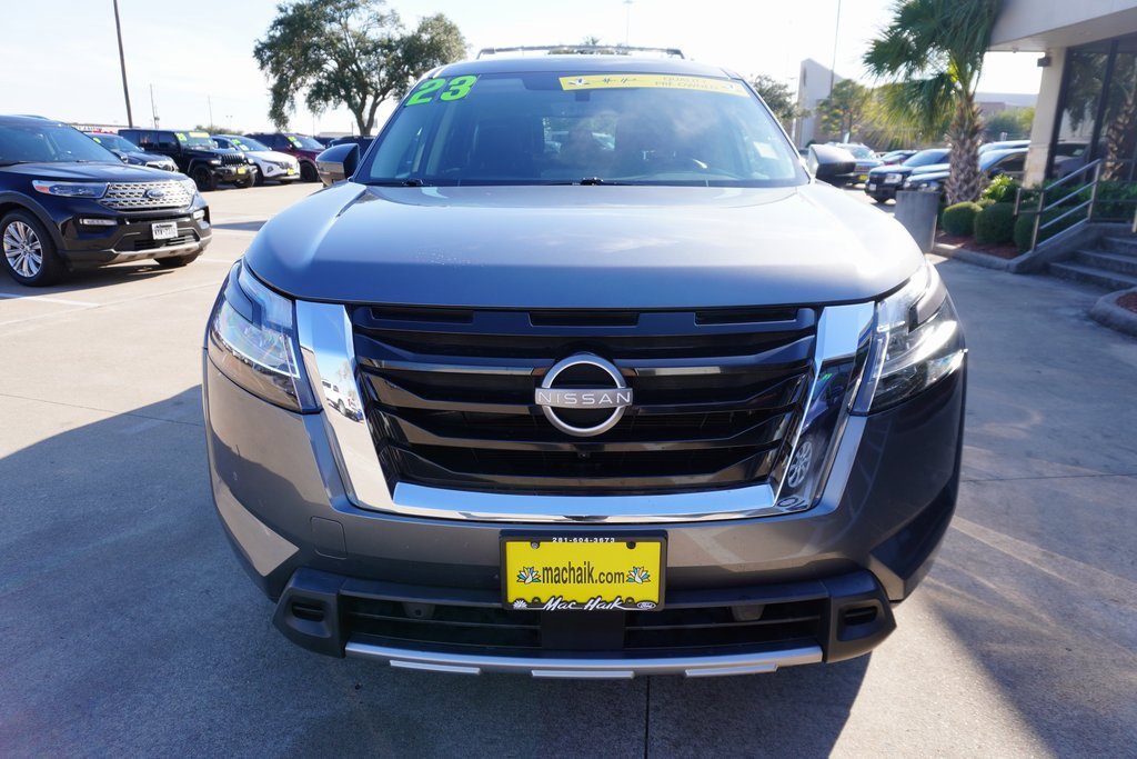 Used 2023 Nissan Pathfinder SL image 2