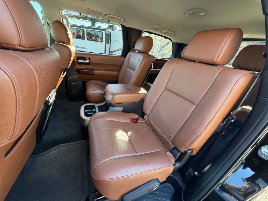 Used 2016 Toyota Sequoia Platinum image 7