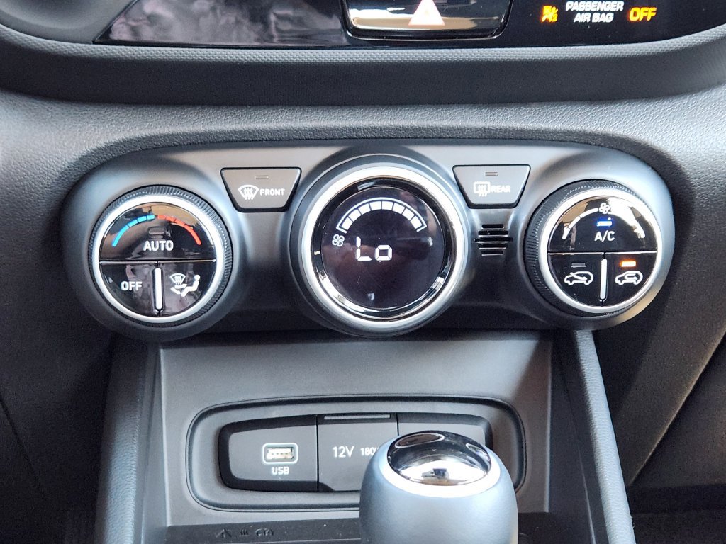 Used 2026 Hyundai Venue SEL FWD image 18